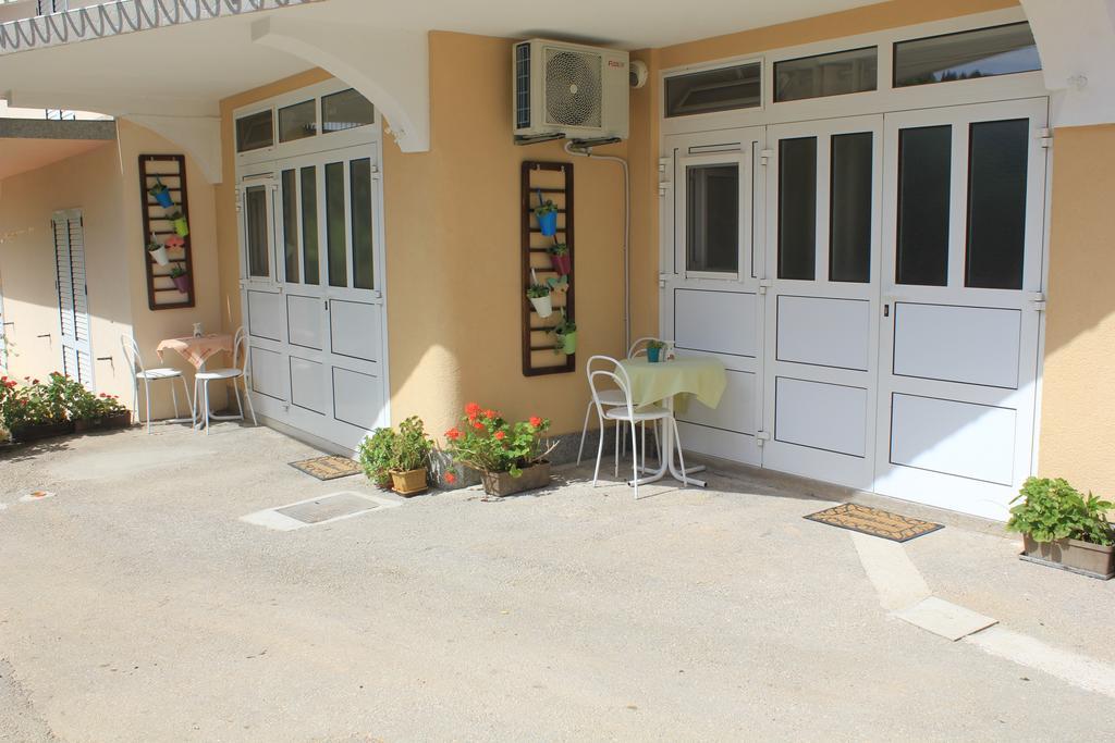 Rooms & Studio Bellina Скрадин Екстериор снимка