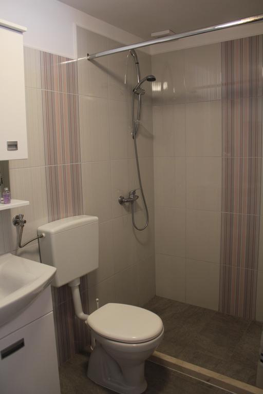 Rooms & Studio Bellina Скрадин Екстериор снимка