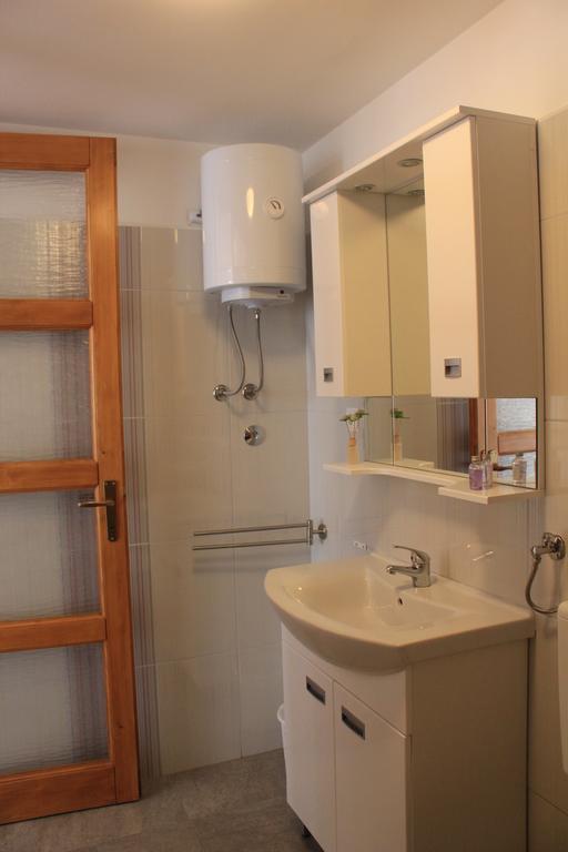 Rooms & Studio Bellina Скрадин Екстериор снимка